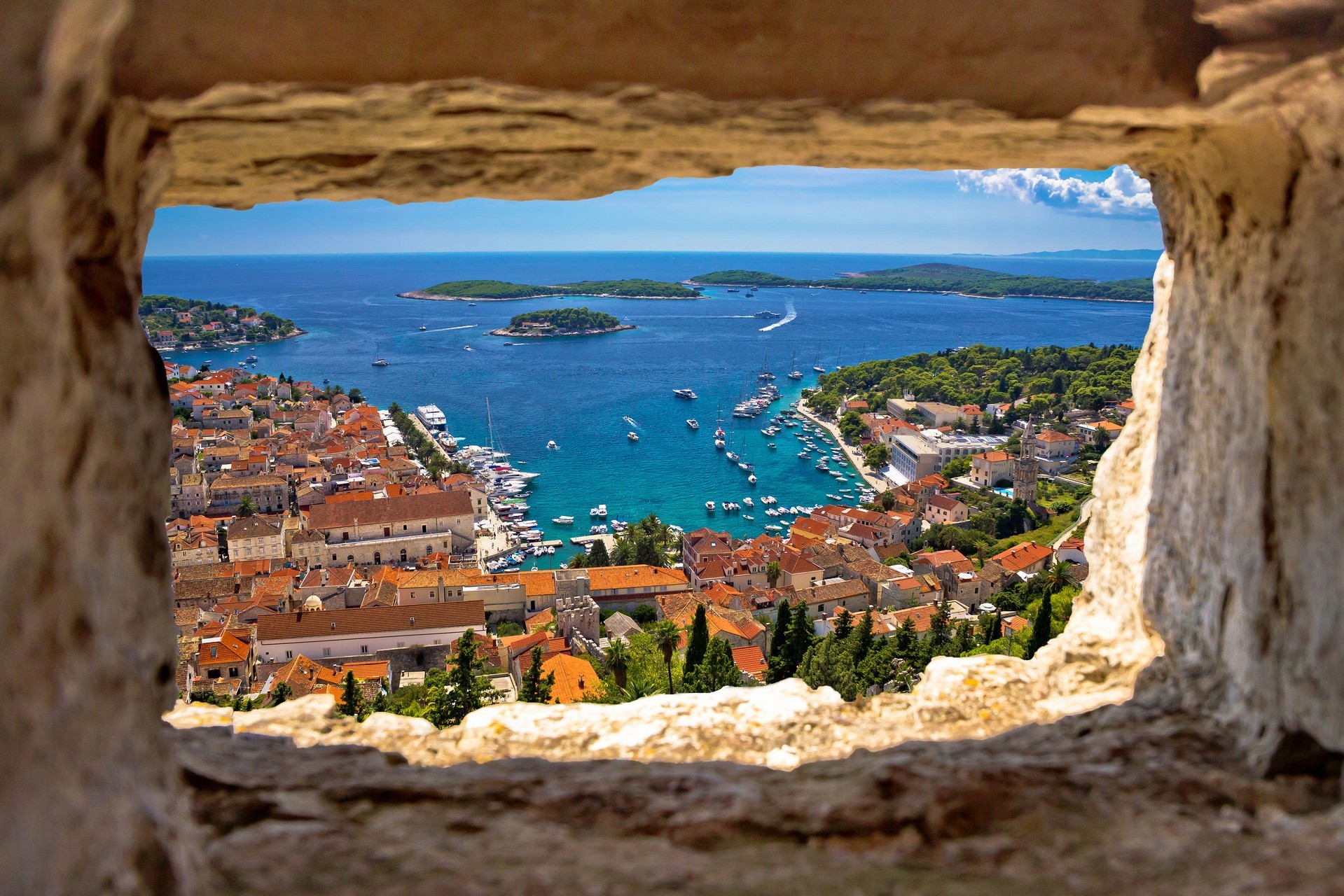 https://staging.luxevillascollection.com/storage/u-222/2023/12/14/hvar-dalmatia-blog-1702583203.jpg